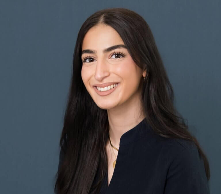 Porträt von Gizem Ölkebas